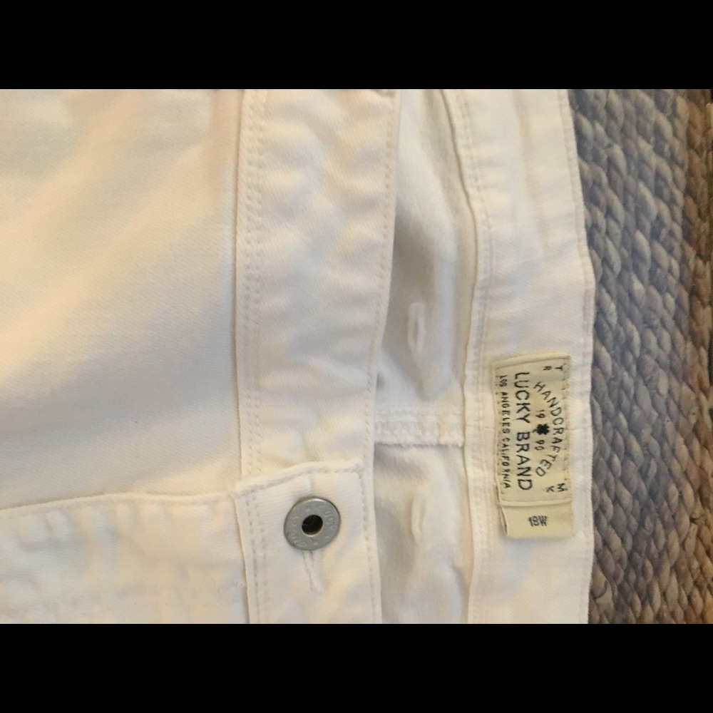 Lucky Brand white jeans Reese style.